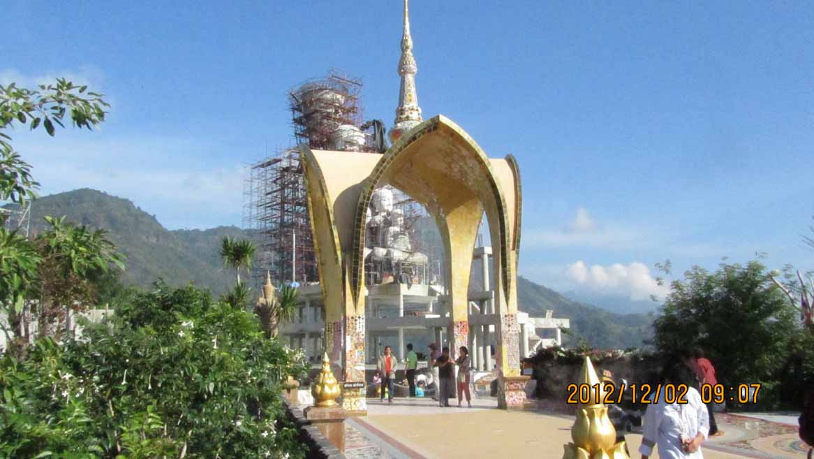 Phrathard_Phakaew 07.JPG 94.1K